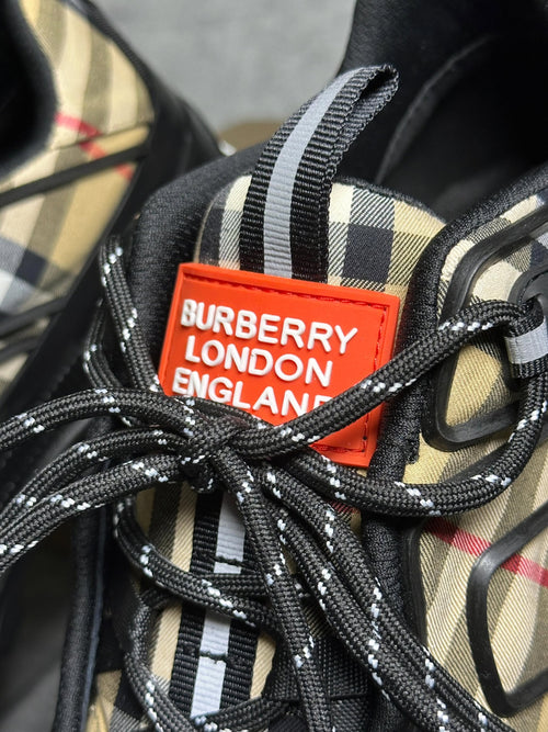 Burberry Arthur