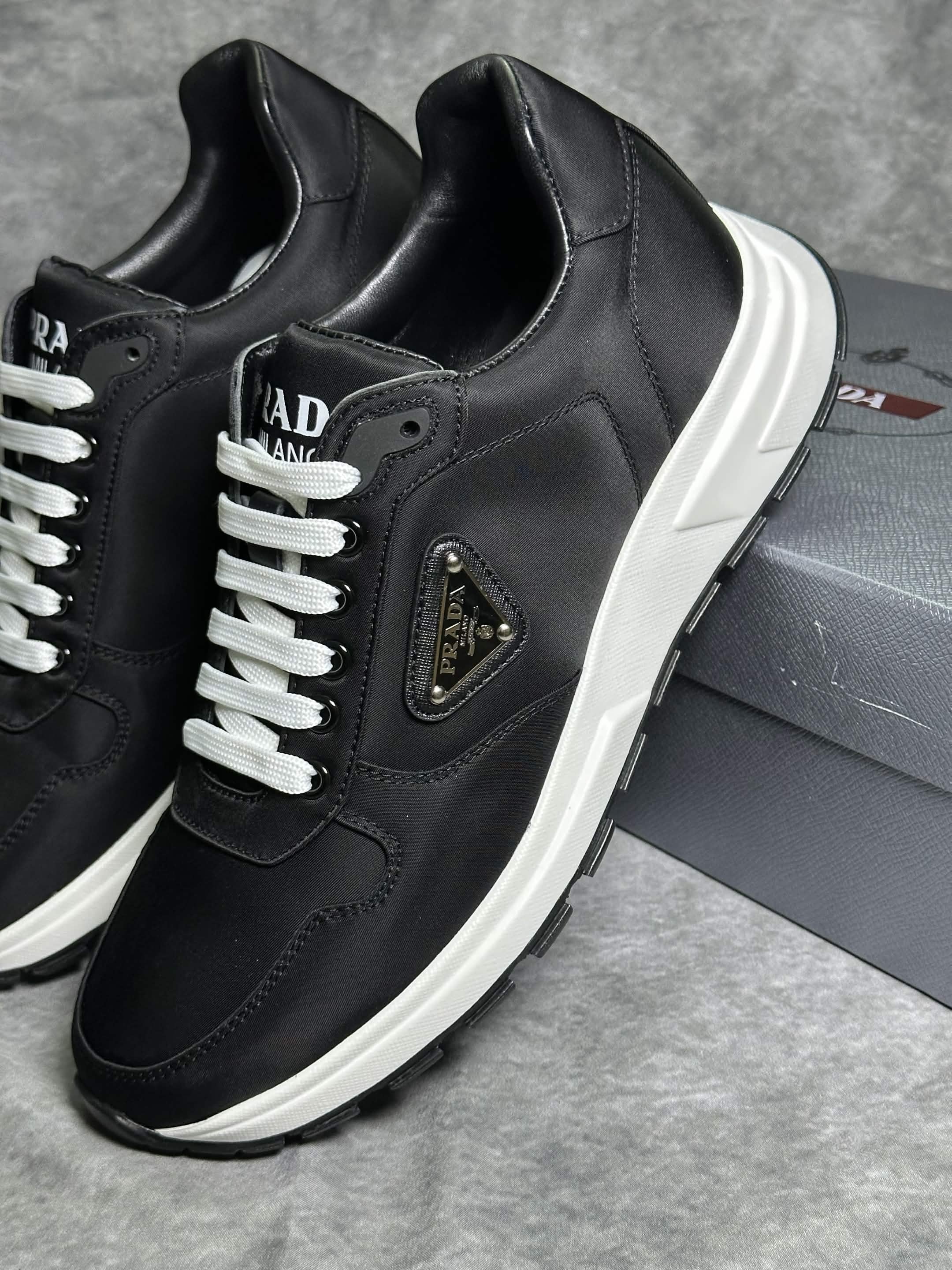 Prada Prax 01