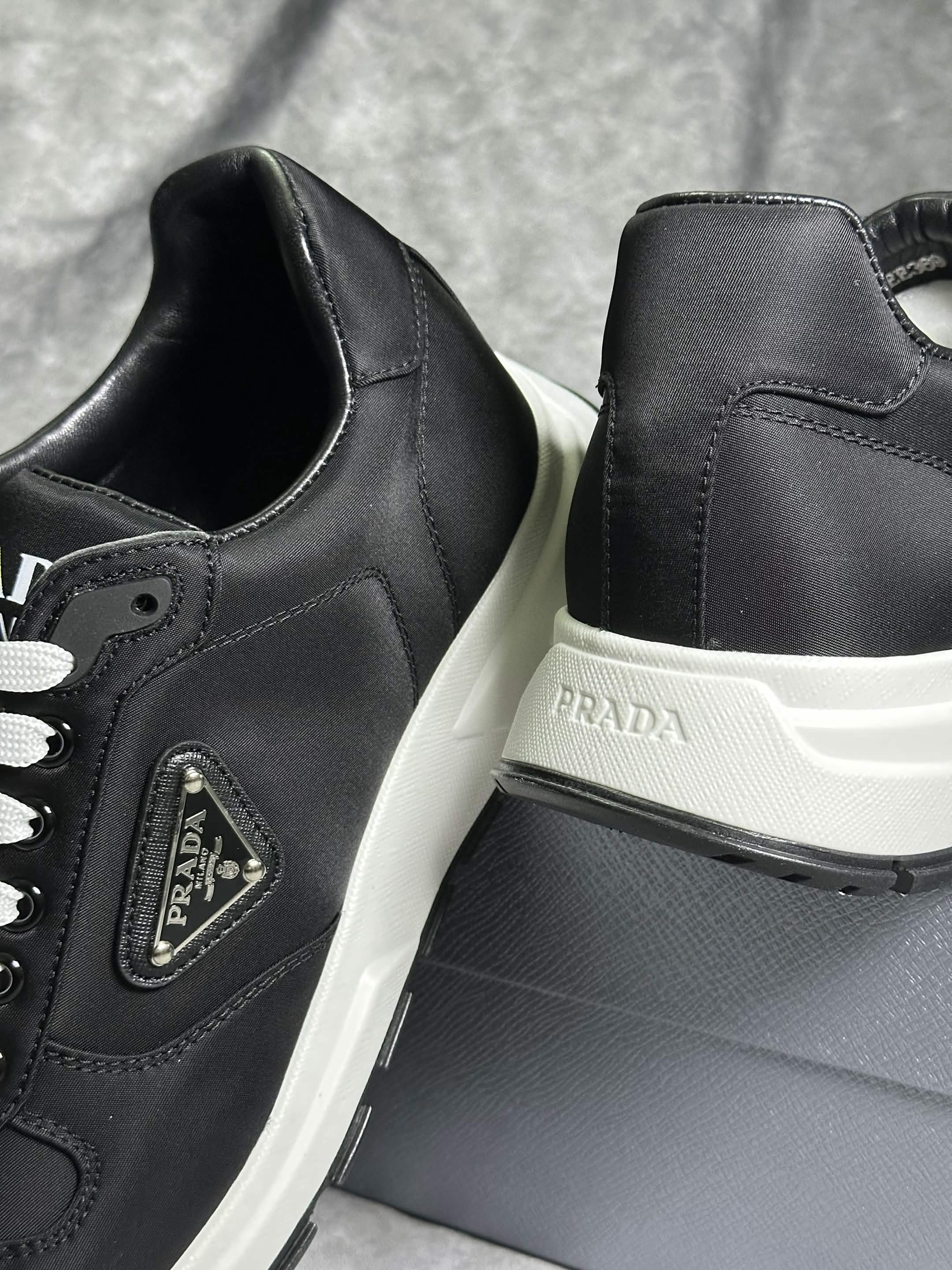 Prada Prax 01