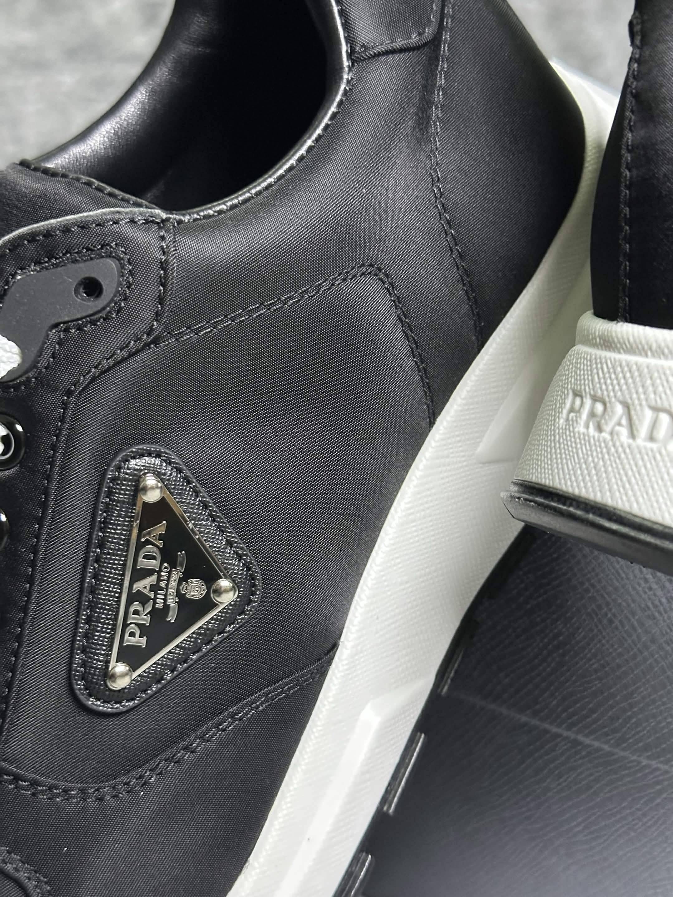 Prada Prax 01