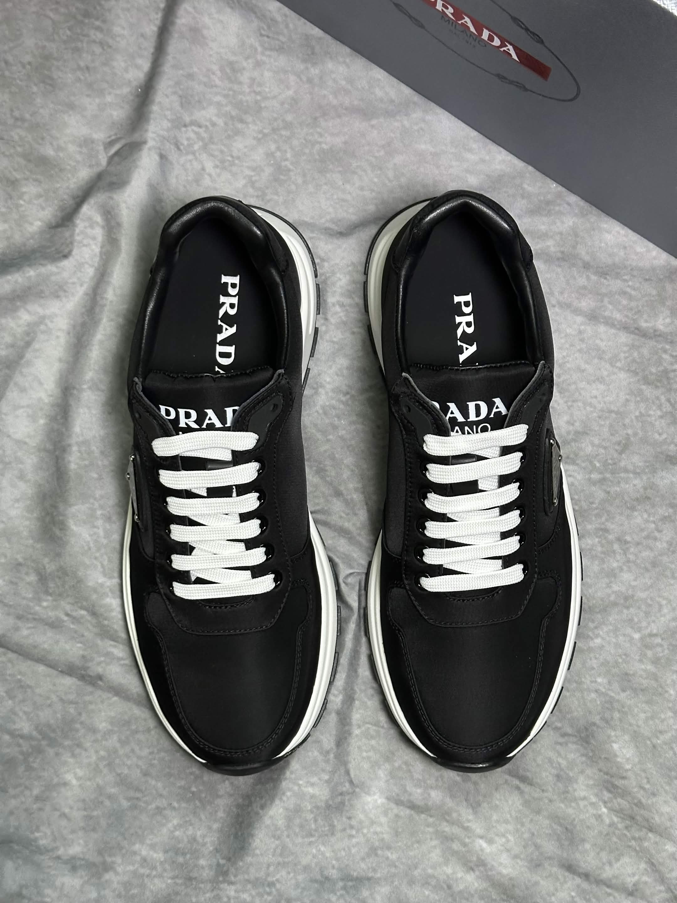 Prada Prax 01