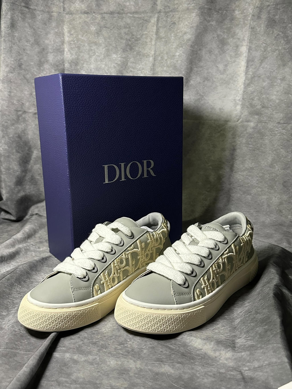 Dior B33