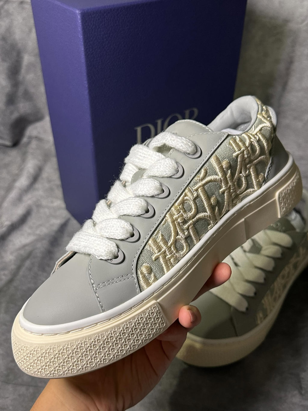Dior B33