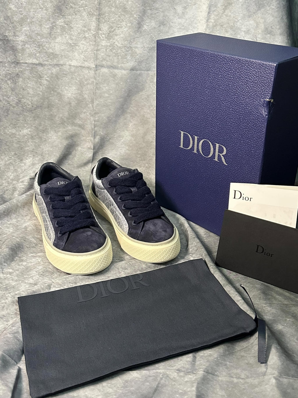 Dior B33