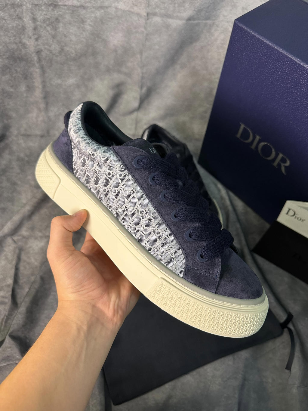 Dior B33